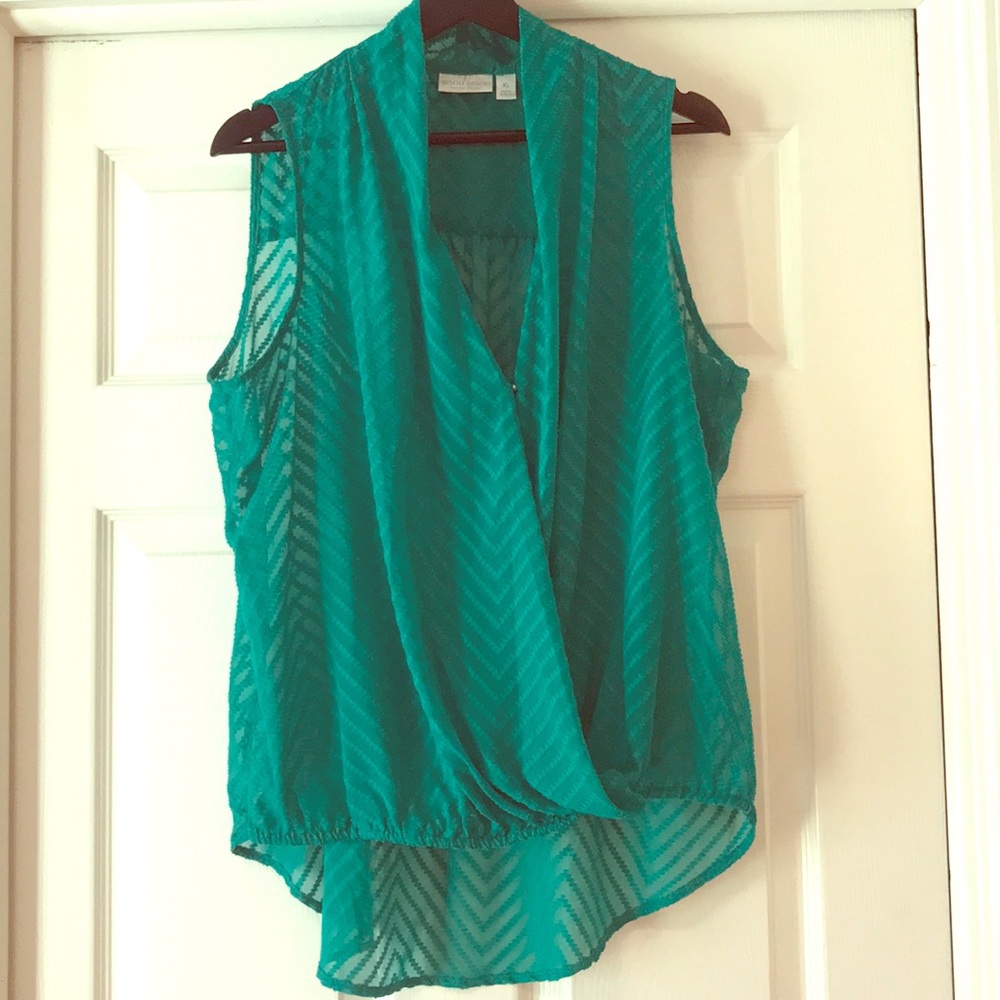 Bisou Bisou emerald green high-lo top
